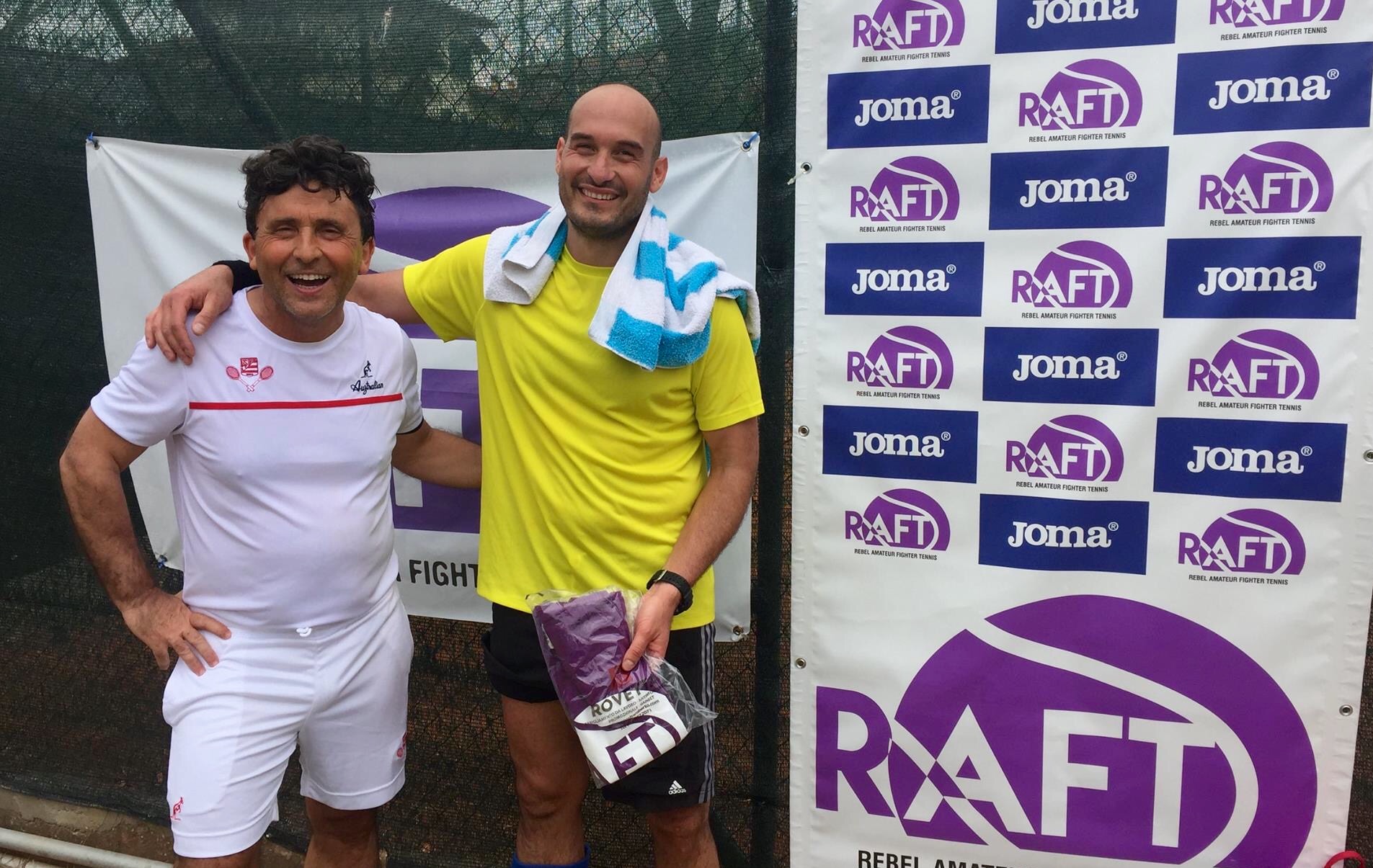 IMPRESA DI SCHEGGI NELLA VIGILIA DI PASQUA