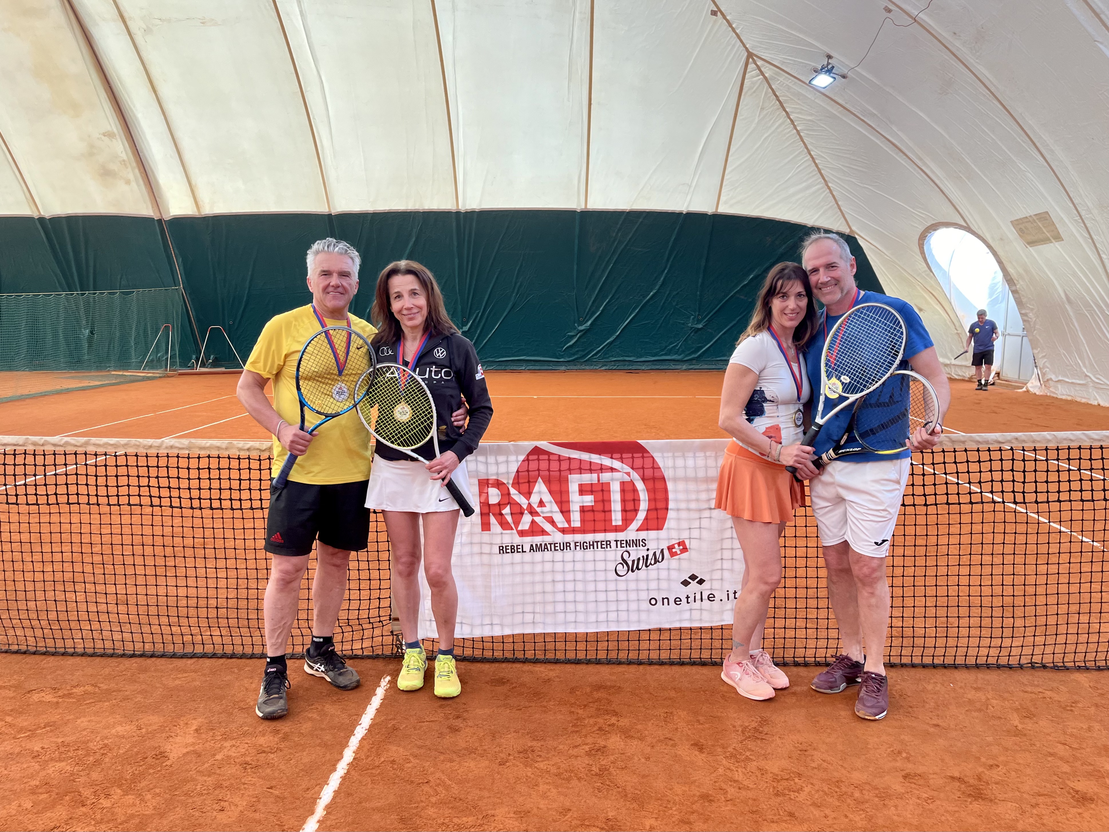 Alla coppia Pozzi/Loprieno il doppio misto 3450 di Caslano