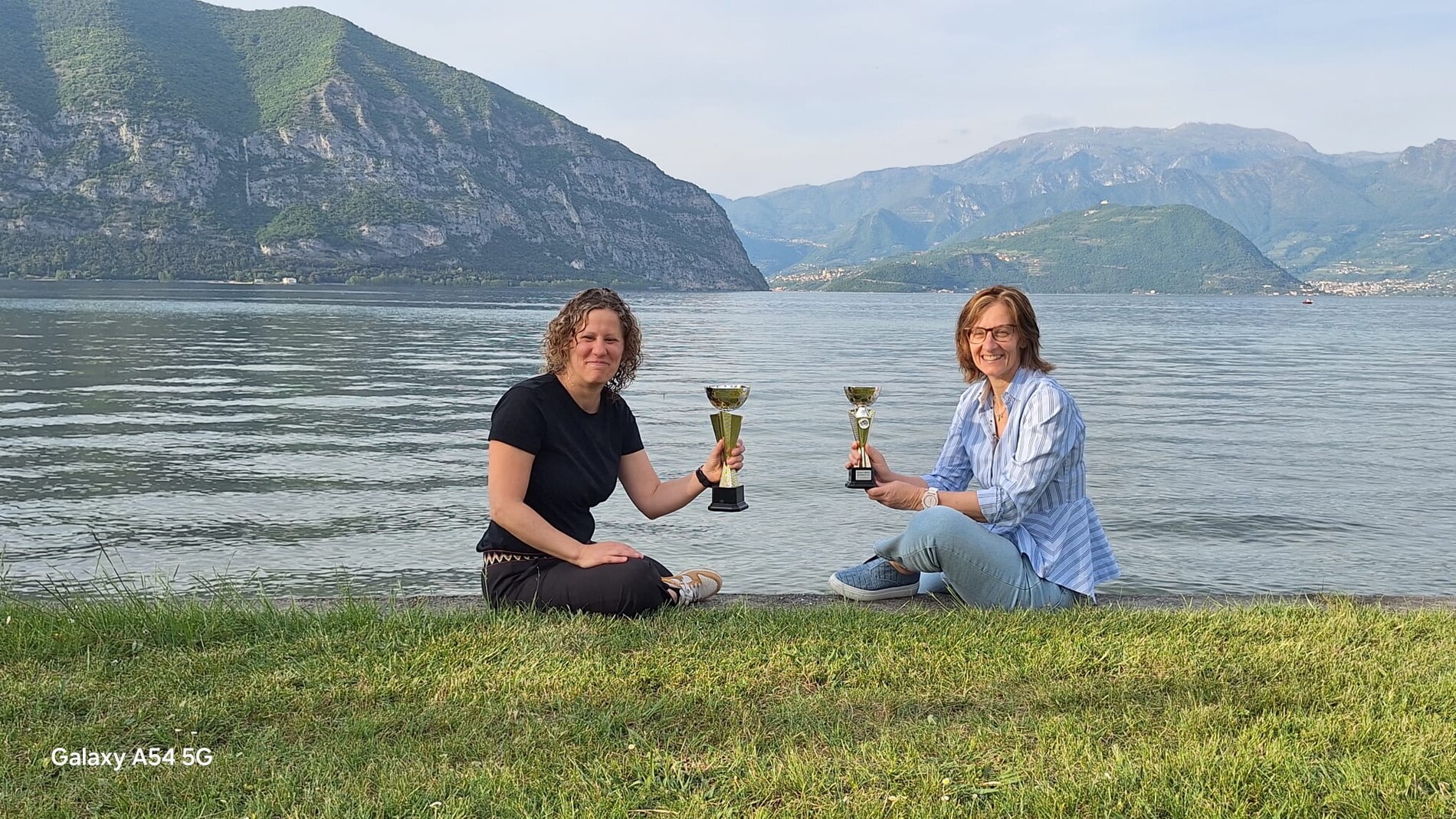 Iseo Sassabanek domina nell'ironi femminile: Strano si impone su Carrara